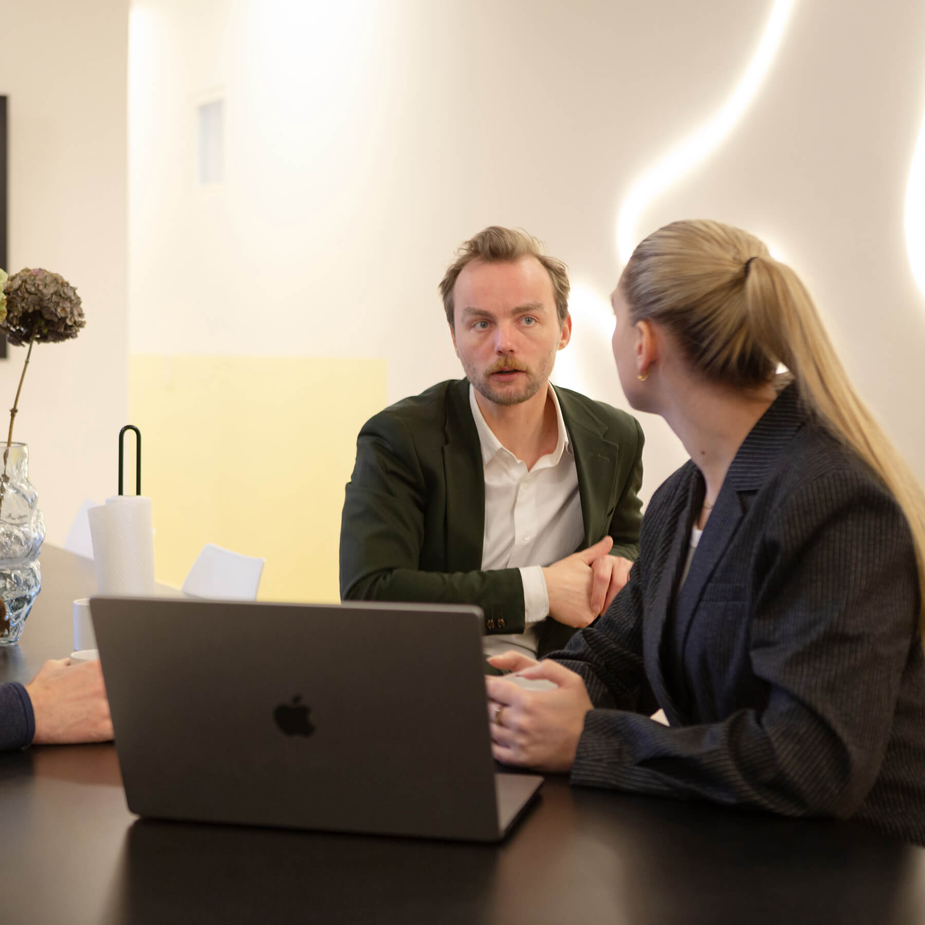 Naviger i AI Act kravende med .legal frameworks